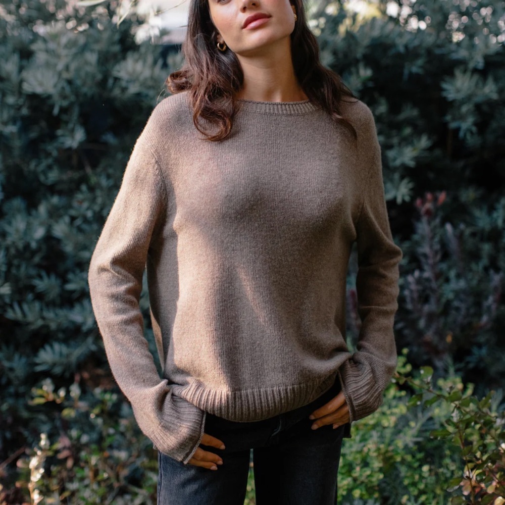 JENNI KAYNE Everyday Sweater in Taupe